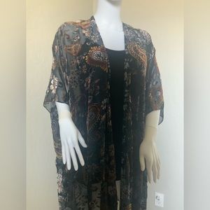 LOVESTITCH KIMONO